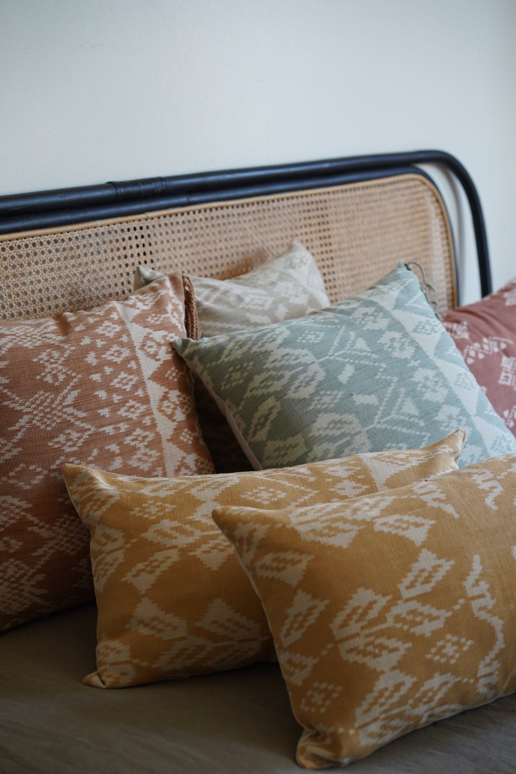 Rote Ikat Dusty Yellow Lumbar